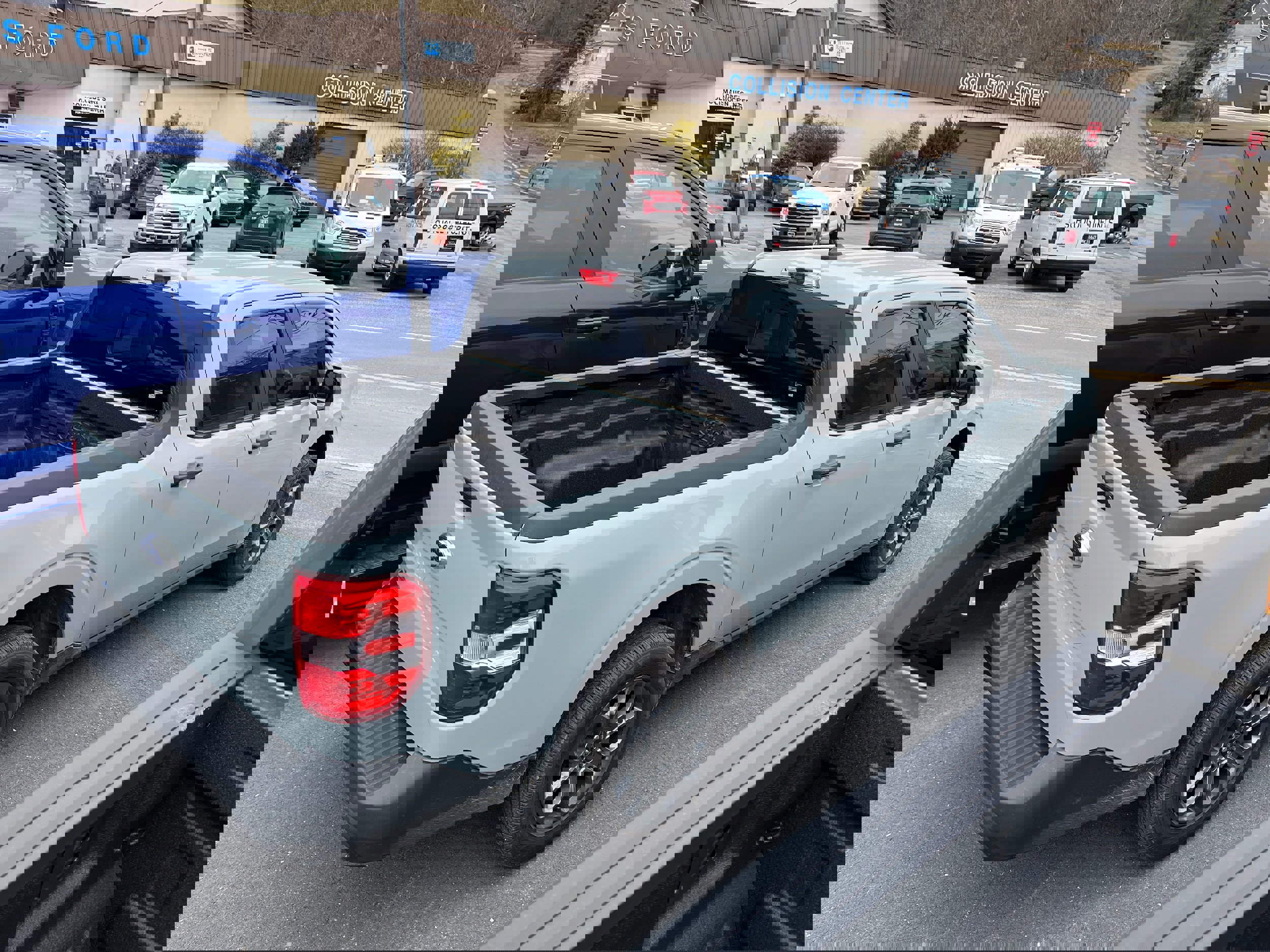 Certified 2022 Ford Maverick XLT image 4