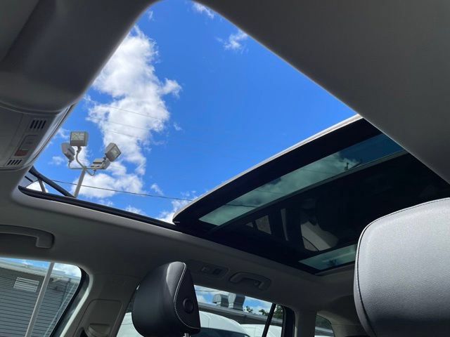 Used 2022 Volkswagen Tiguan SE AWD/4WD image 40