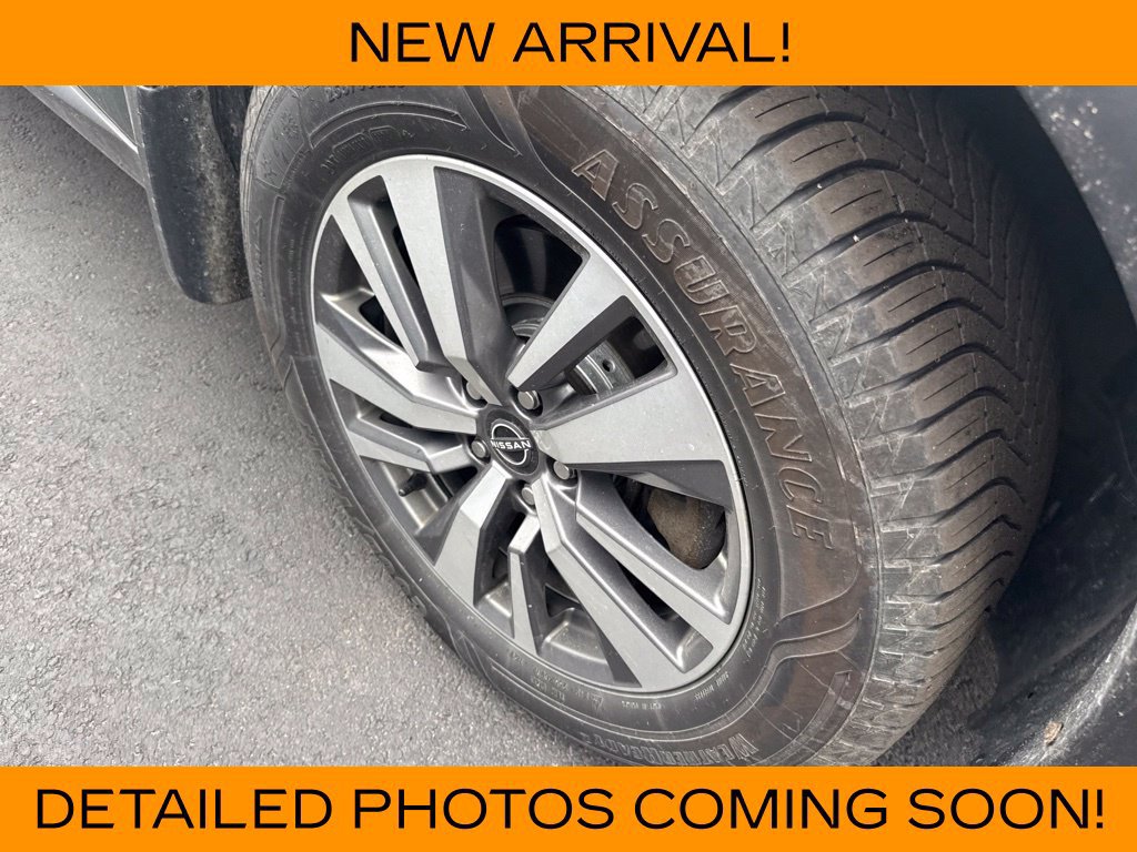 Used 2022 Nissan Pathfinder SL w/ SL Black Package AWD/4WD image 3