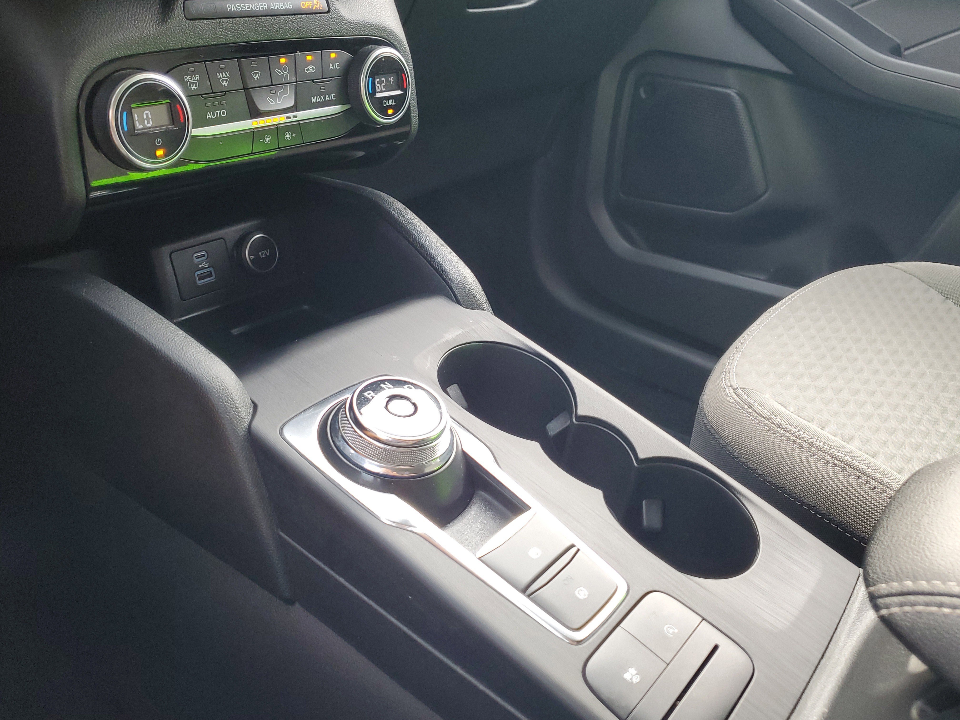 Certified 2021 Ford Escape SE w/ SE Sport Appearance Package image 28