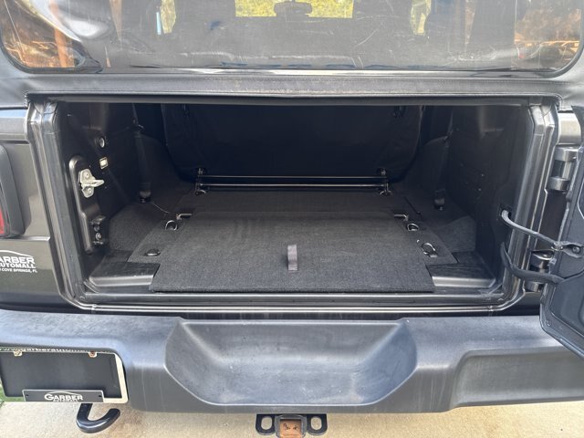 Used 2023 Jeep Wrangler Sport AWD/4WD image 6