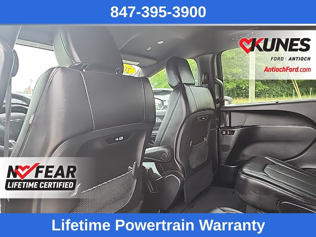 Used 2025 Chrysler Pacifica Select FWD image 30