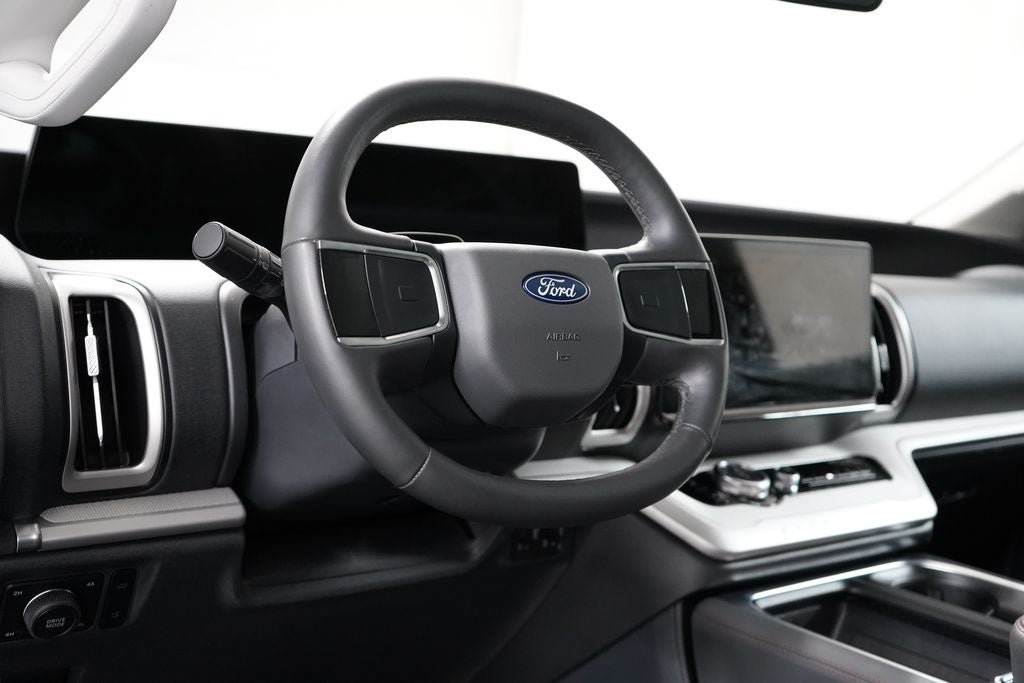 Certified 2025 Ford Expedition Active AWD/4WD image 16