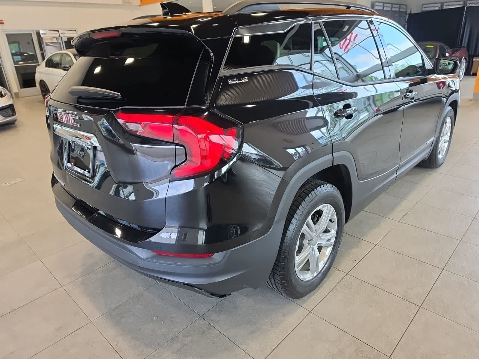 Used 2020 GMC Terrain SLE w/ Driver Convenience Package FWD image 8