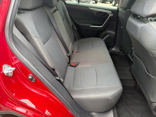 Used 2022 Toyota RAV4 LE FWD image 17