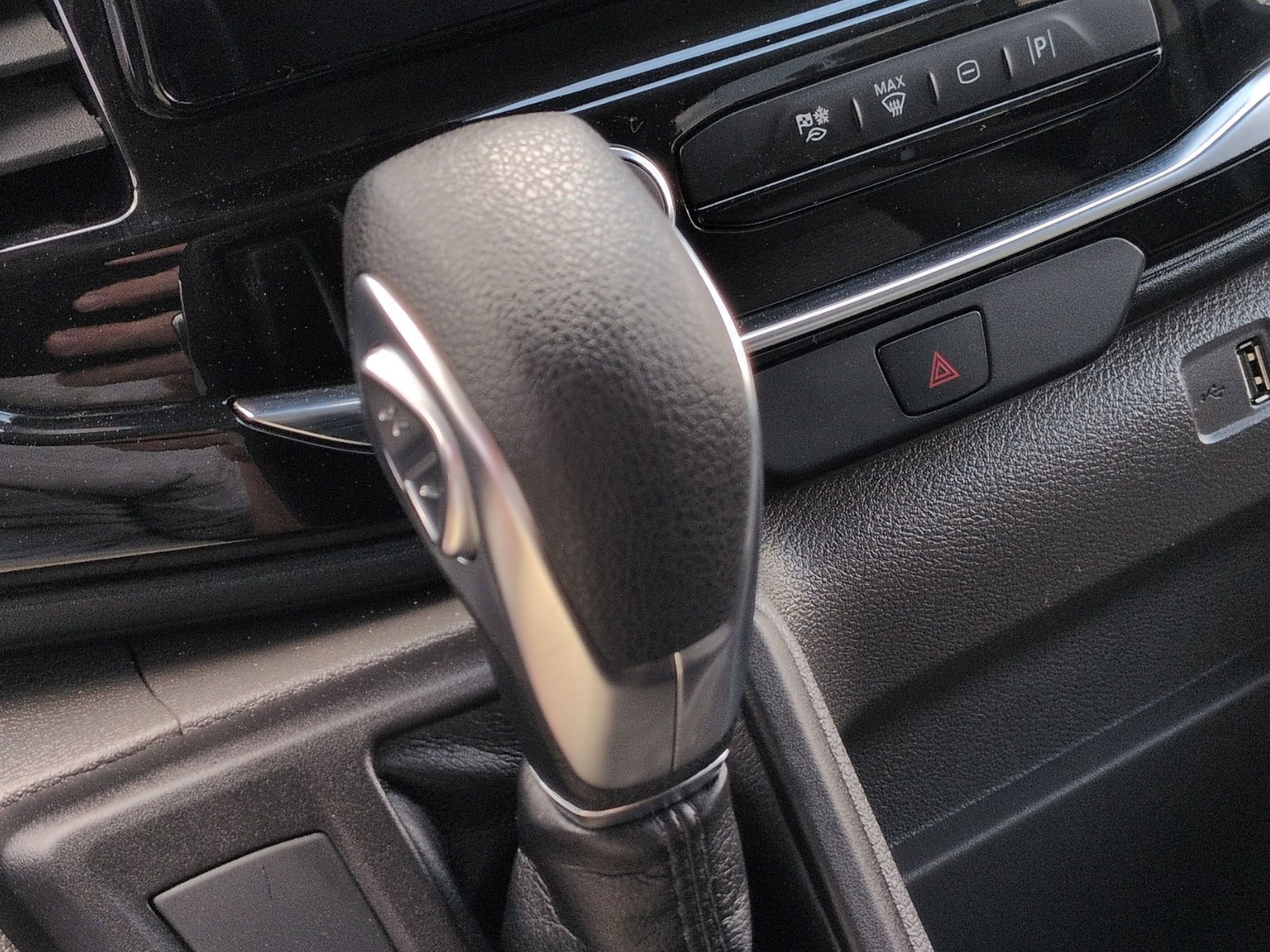 Certified 2024 Ford Transit 350 XLT image 25