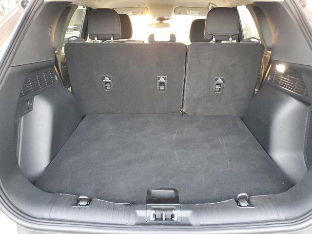 Certified 2020 Ford Escape SE image 8