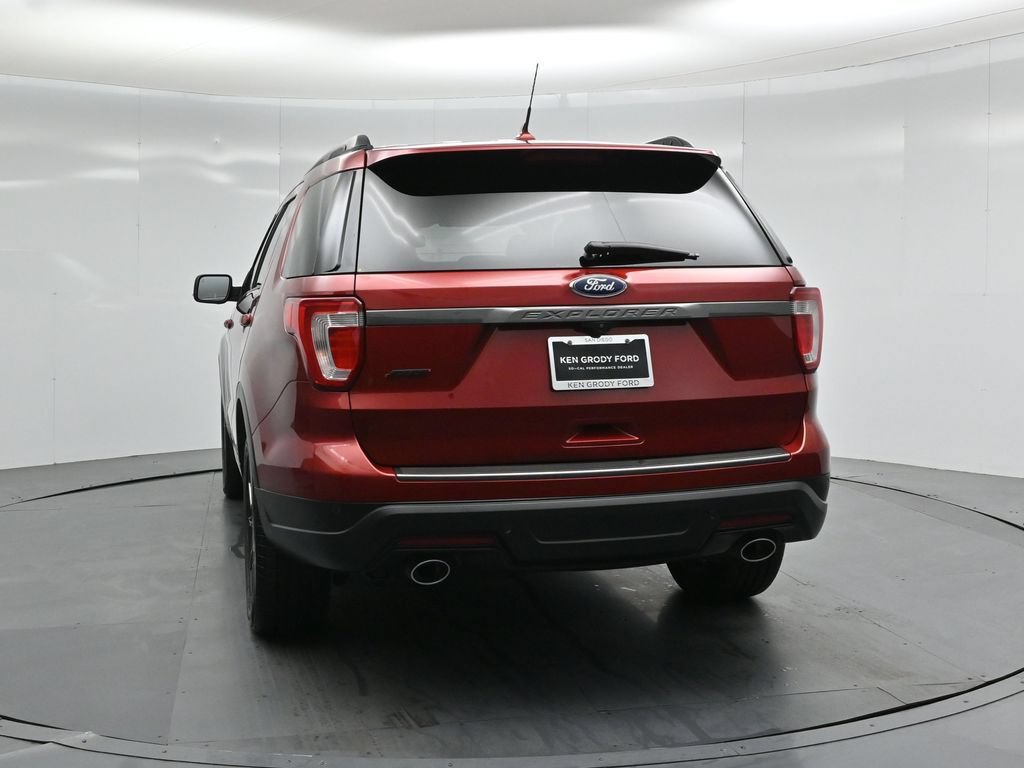 Certified 2019 Ford Explorer XLT w/ Equipment Group 202A FWD image 28