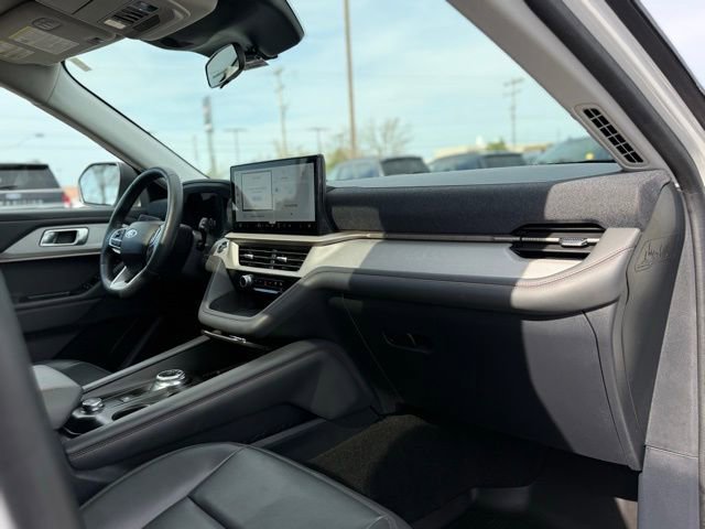 Certified 2025 Ford Explorer Active w/ Active Comfort Package AWD/4WD image 19