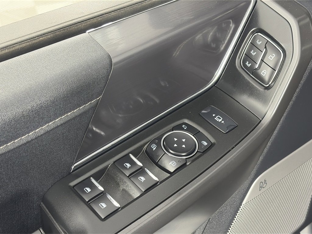 Certified 2025 Ford F150 Lariat w/ FX4 Off-Road Package image 26