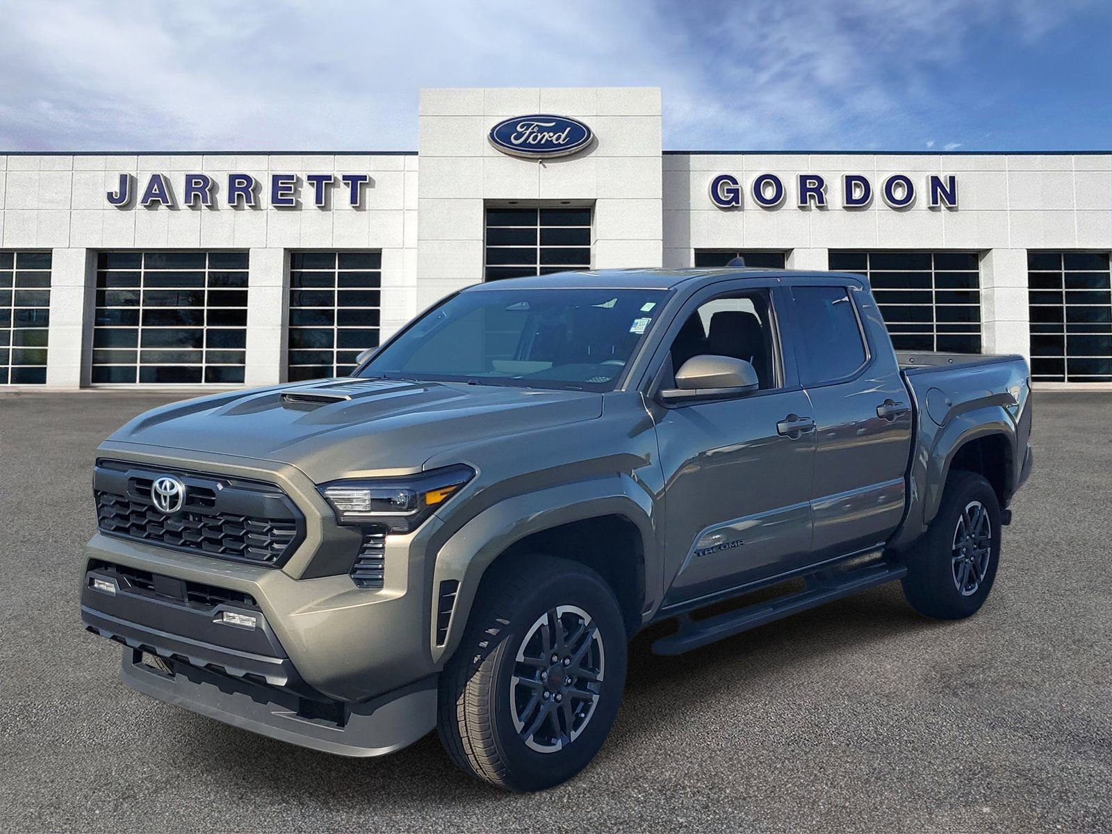 Used 2025 Toyota Tacoma TRD Sport RWD image 2