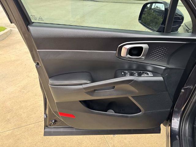 Used 2025 Kia Sorento EX w/ Panoramic Sunroof Package FWD image 21