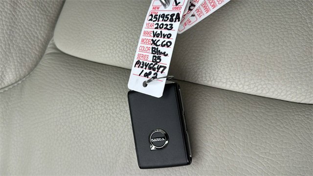 Used 2023 Volvo XC60 B5 Plus w/ Climate Package image 31
