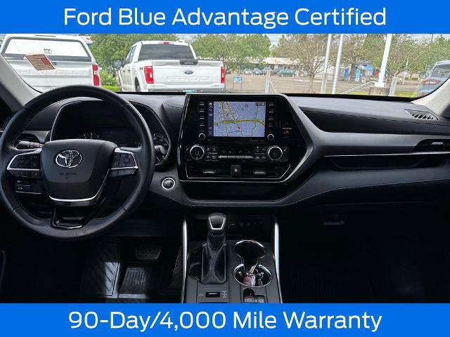 Used 2021 Toyota Highlander XLE AWD/4WD image 18