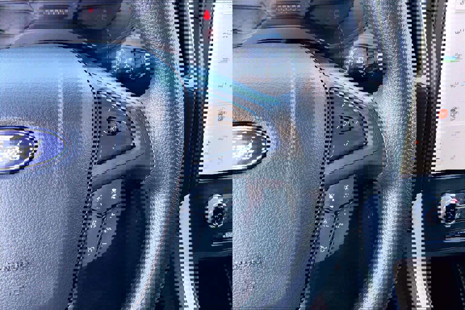 Certified 2024 Ford Edge SE w/ Black Appearance Package image 21