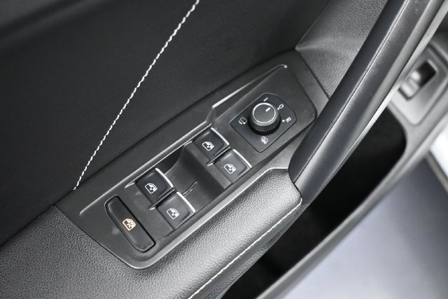 Used 2023 Volkswagen Tiguan SEL R-Line AWD/4WD image 14