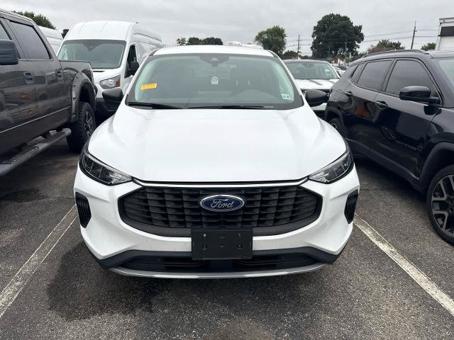 Certified 2023 Ford Escape Active w/ Tech Pack #1 AWD/4WD image 2