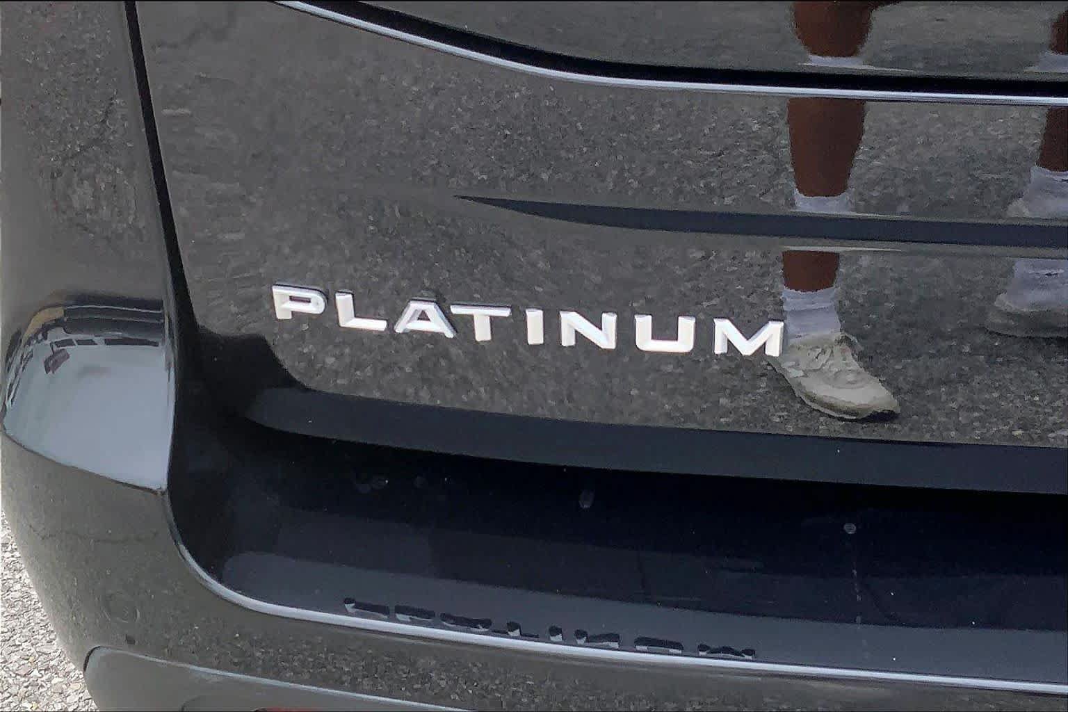 Certified 2025 Ford Expedition Platinum w/ Driver's Package AWD/4WD image 10
