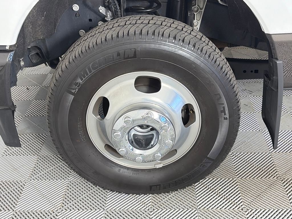 Certified 2025 Ford F350 King Ranch image 8