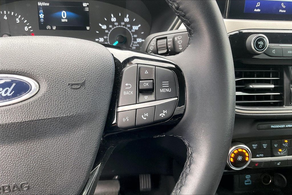 Certified 2022 Ford Escape SE w/ Cold Weather Package AWD/4WD image 18