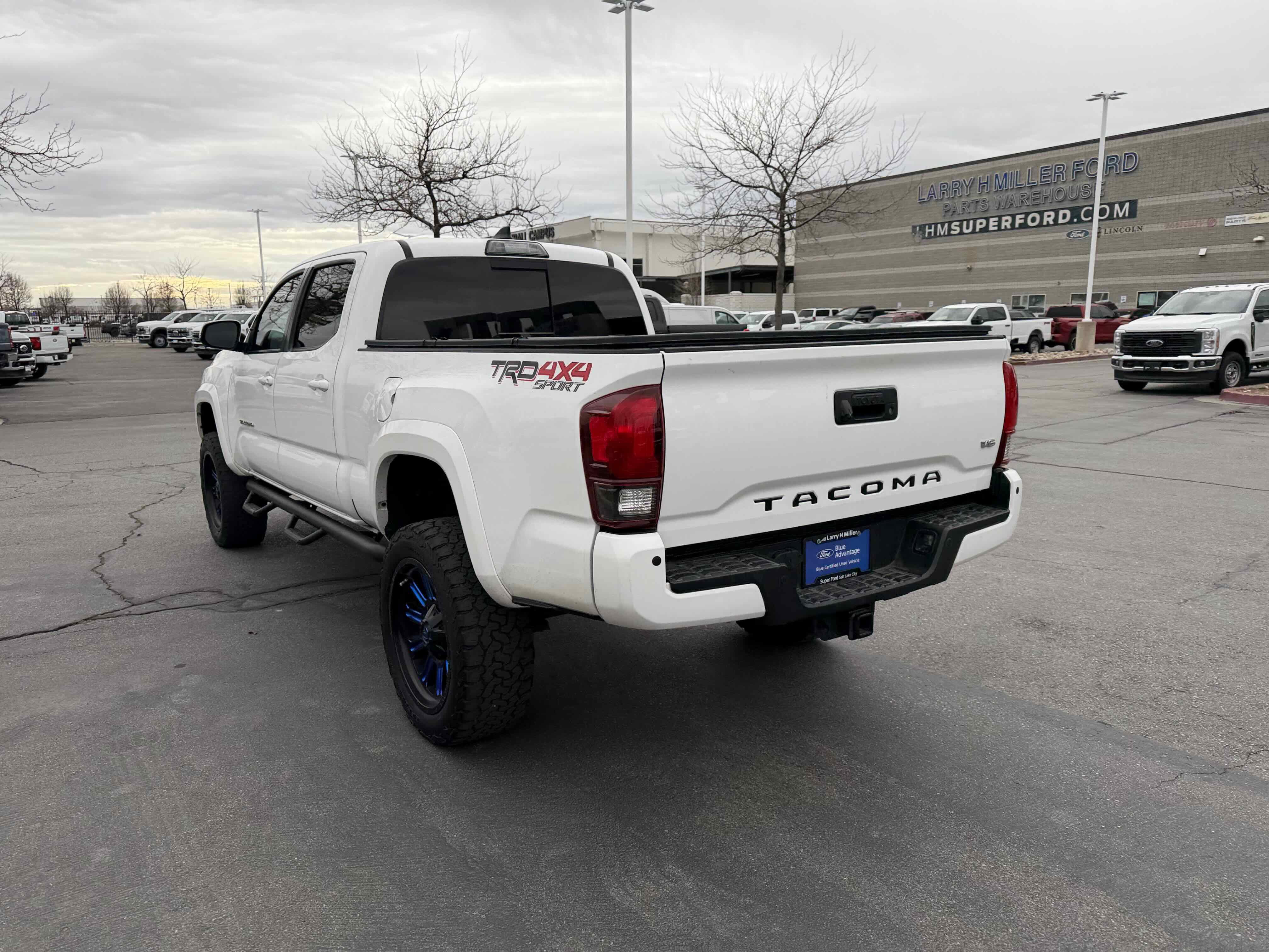 Used 2019 Toyota Tacoma TRD Sport image 5
