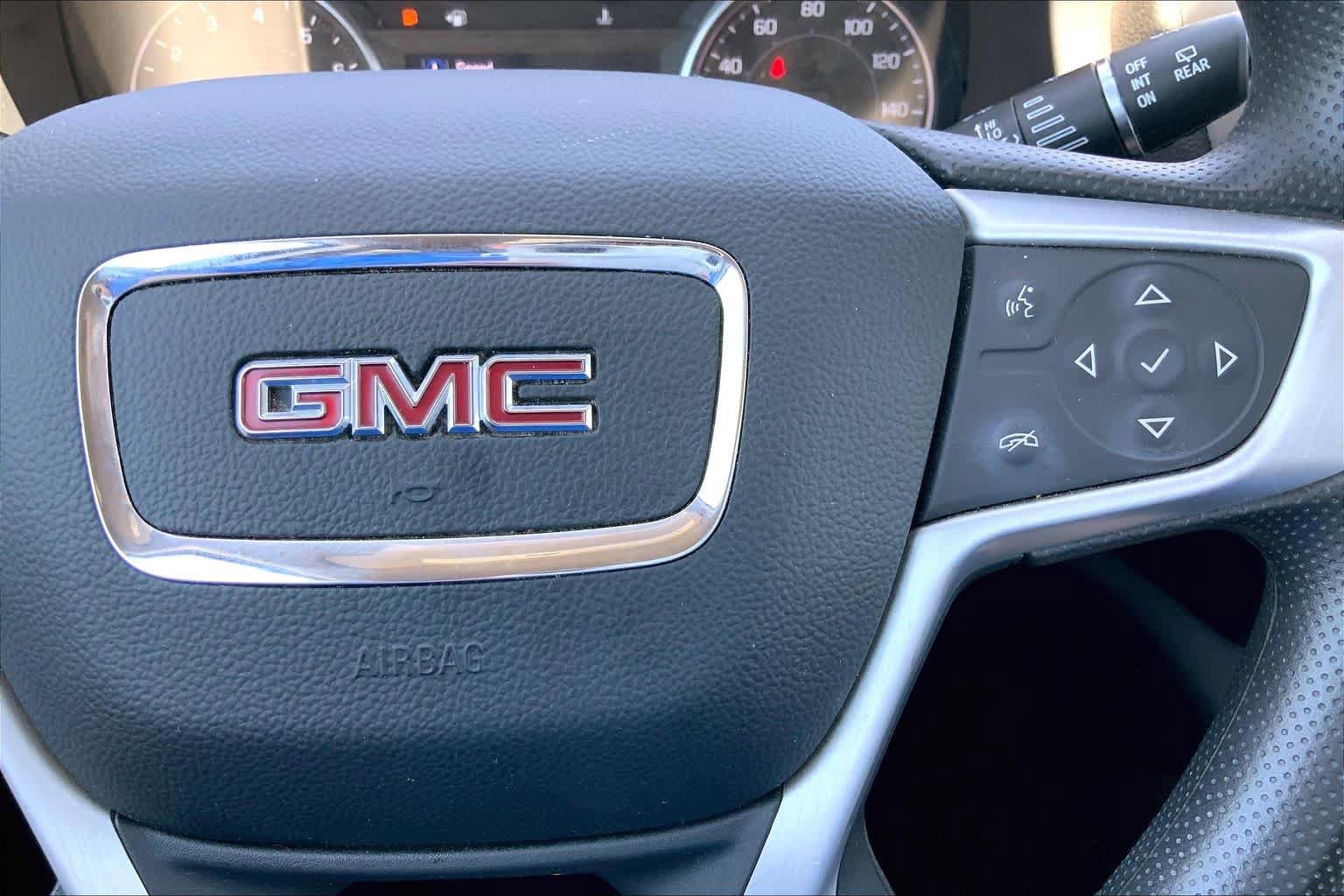 Used 2021 GMC Acadia SLE w/ Driver Convenience Package FWD image 25