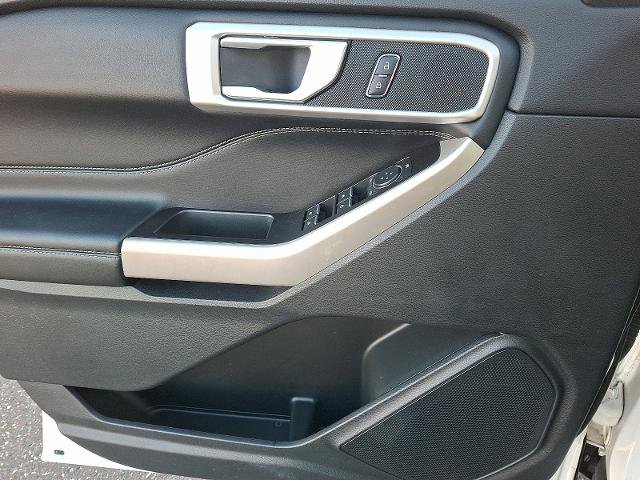 Certified 2022 Ford Explorer XLT image 12