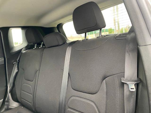 Used 2020 Jeep Renegade Latitude FWD image 27