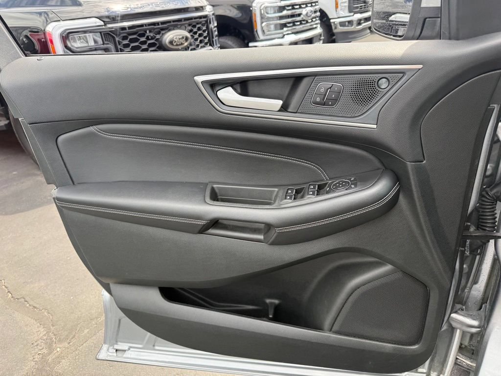 Certified 2024 Ford Edge Titanium AWD/4WD image 22