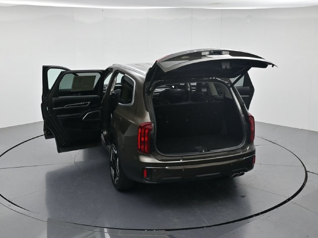 Used 2025 Kia Telluride S FWD image 47