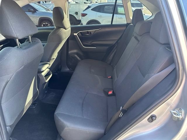 Used 2019 Toyota RAV4 LE FWD image 6