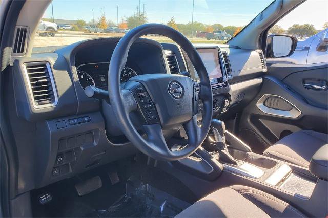 Used 2024 Nissan Frontier SV image 9