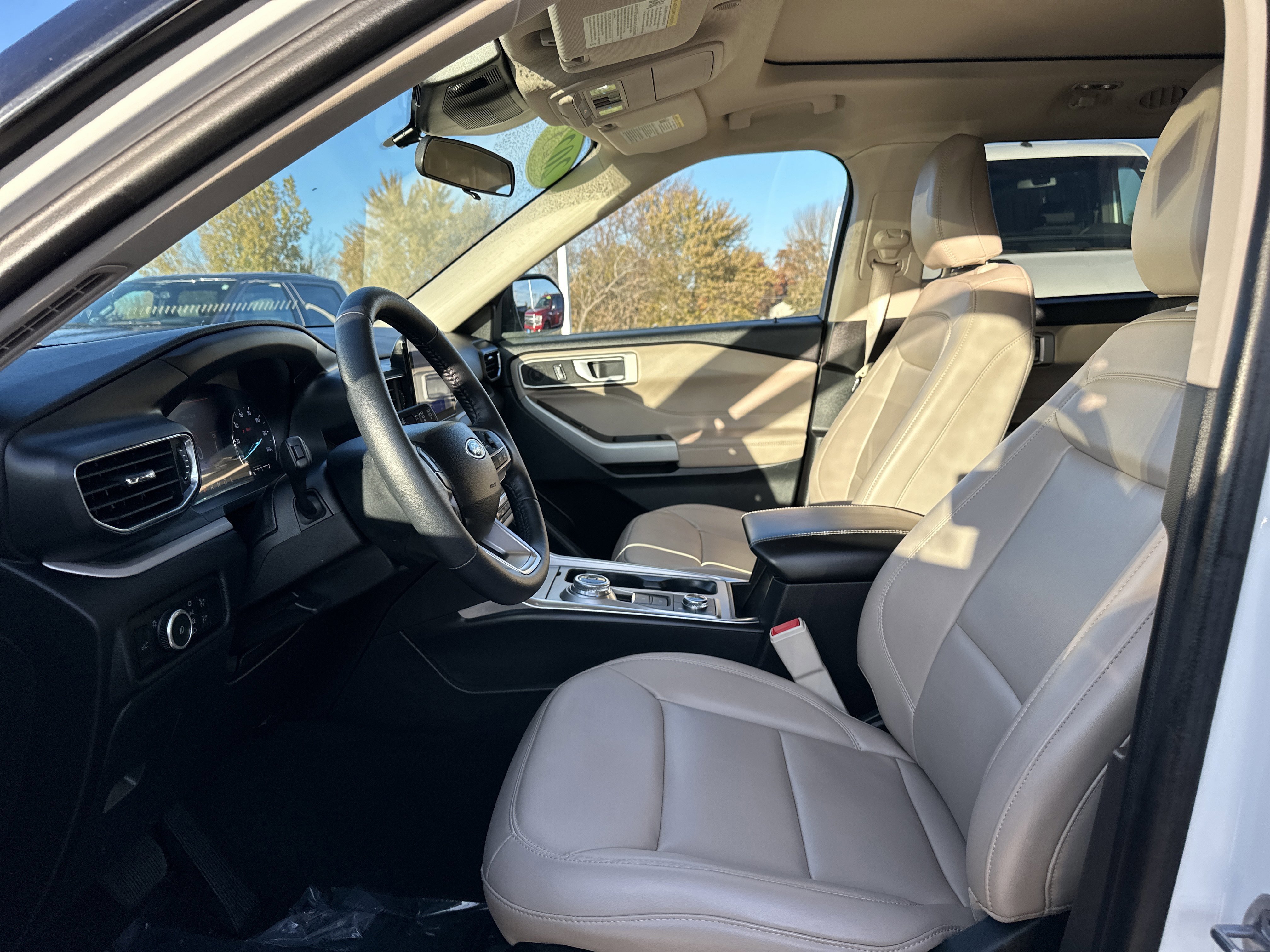 Certified 2023 Ford Explorer XLT w/ Equipment Group 202A image 14