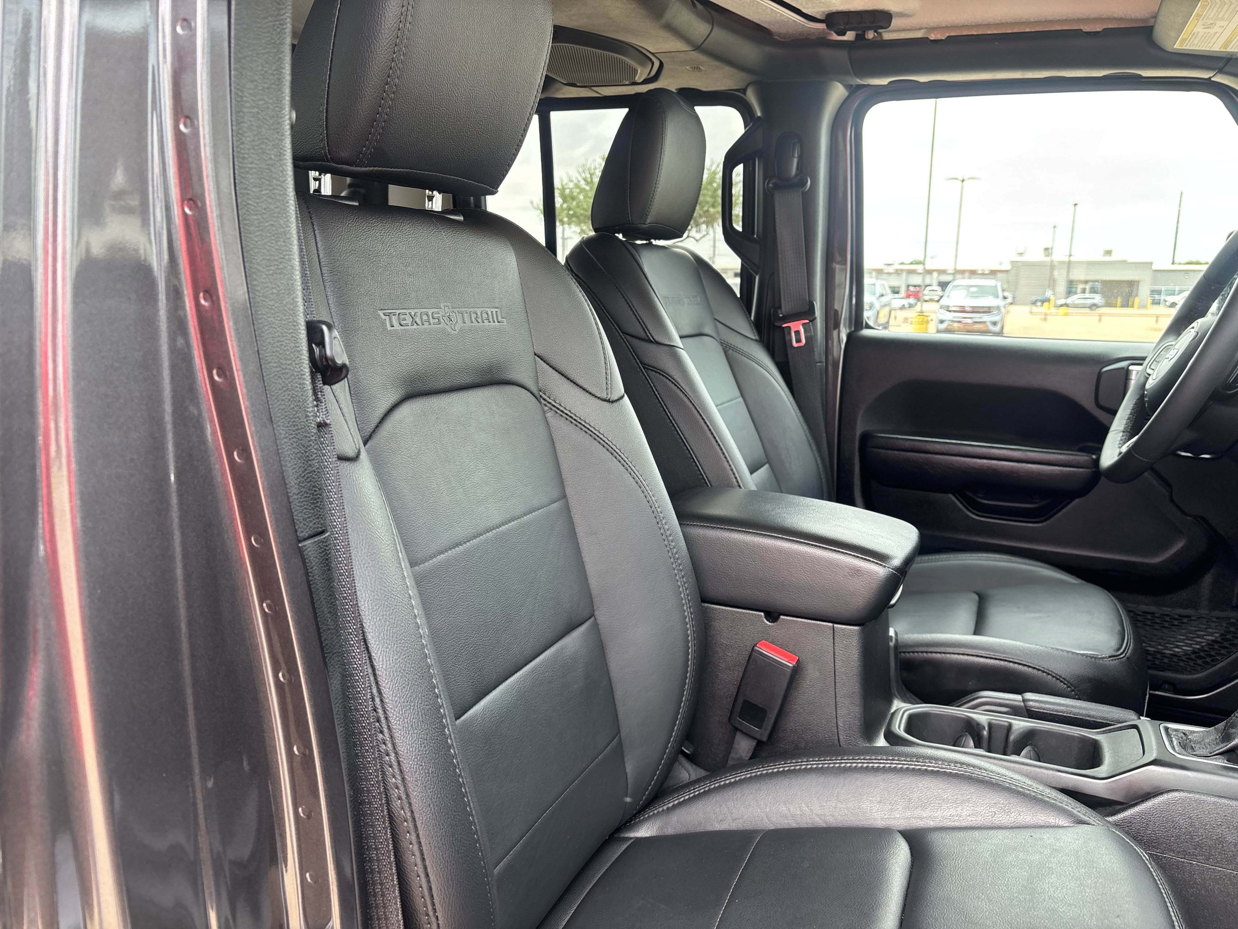 Used 2023 Jeep Gladiator Sport AWD/4WD image 25