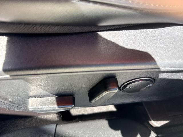 Certified 2025 Ford Escape ST-Line Select AWD/4WD image 30