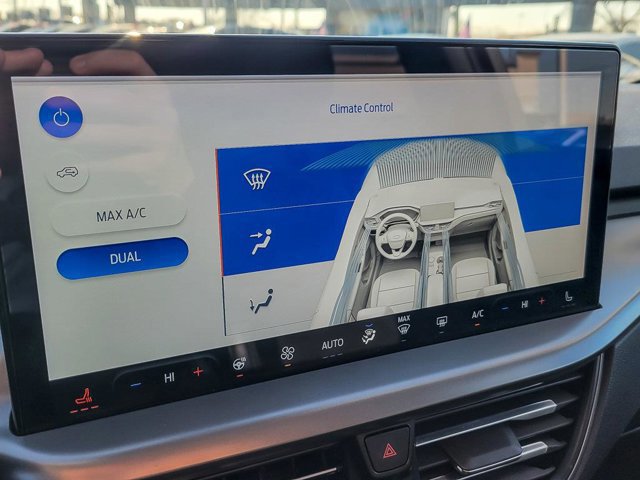 Certified 2023 Ford Escape SE w/ Class II Trailer Tow Package image 21