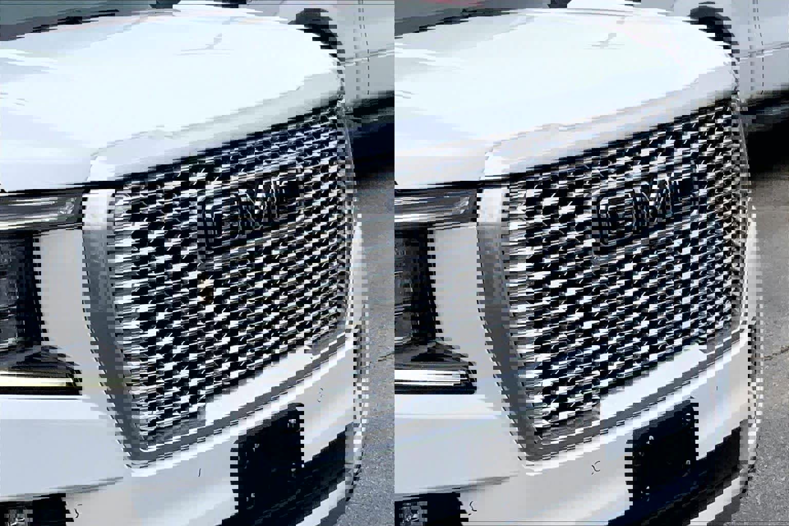 Used 2024 GMC Yukon XL Denali image 27