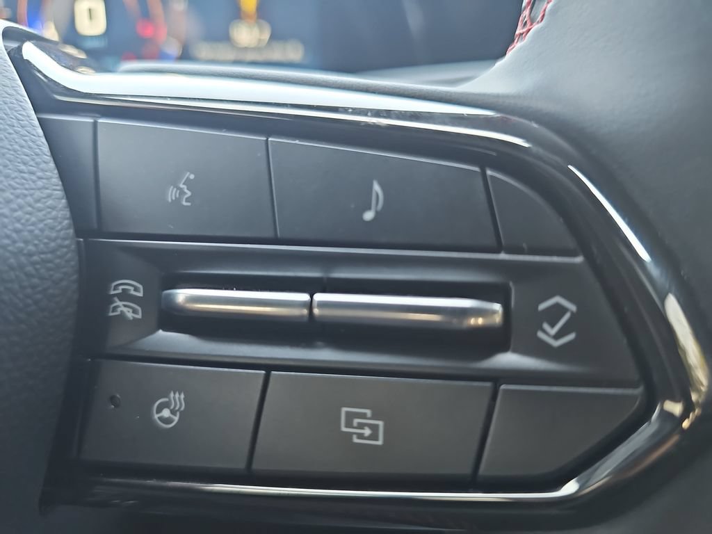 Used 2025 Chevrolet Equinox RS w/ Safety and Technology Package AWD/4WD image 18