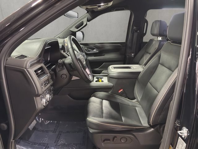 Used 2023 GMC Yukon SLT w/ SLT Luxury Package AWD/4WD image 4