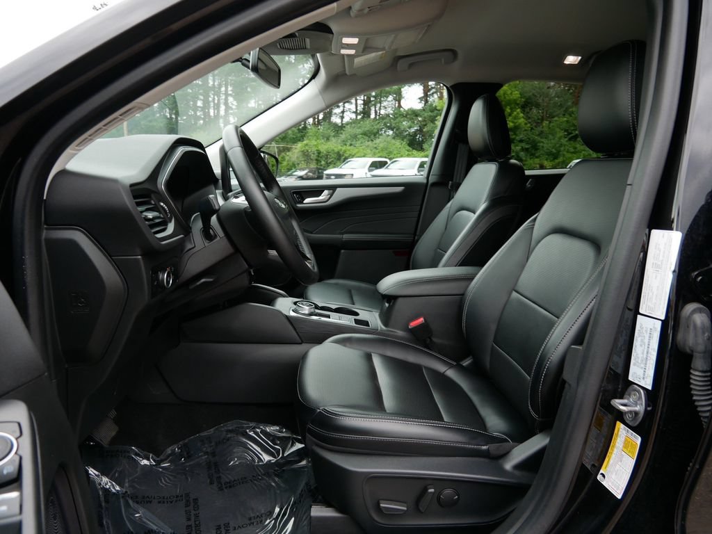 Certified 2024 Ford Escape Platinum AWD/4WD image 14