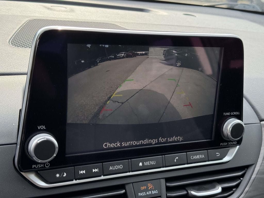 Used 2025 Nissan Altima 2.5 SV FWD image 4