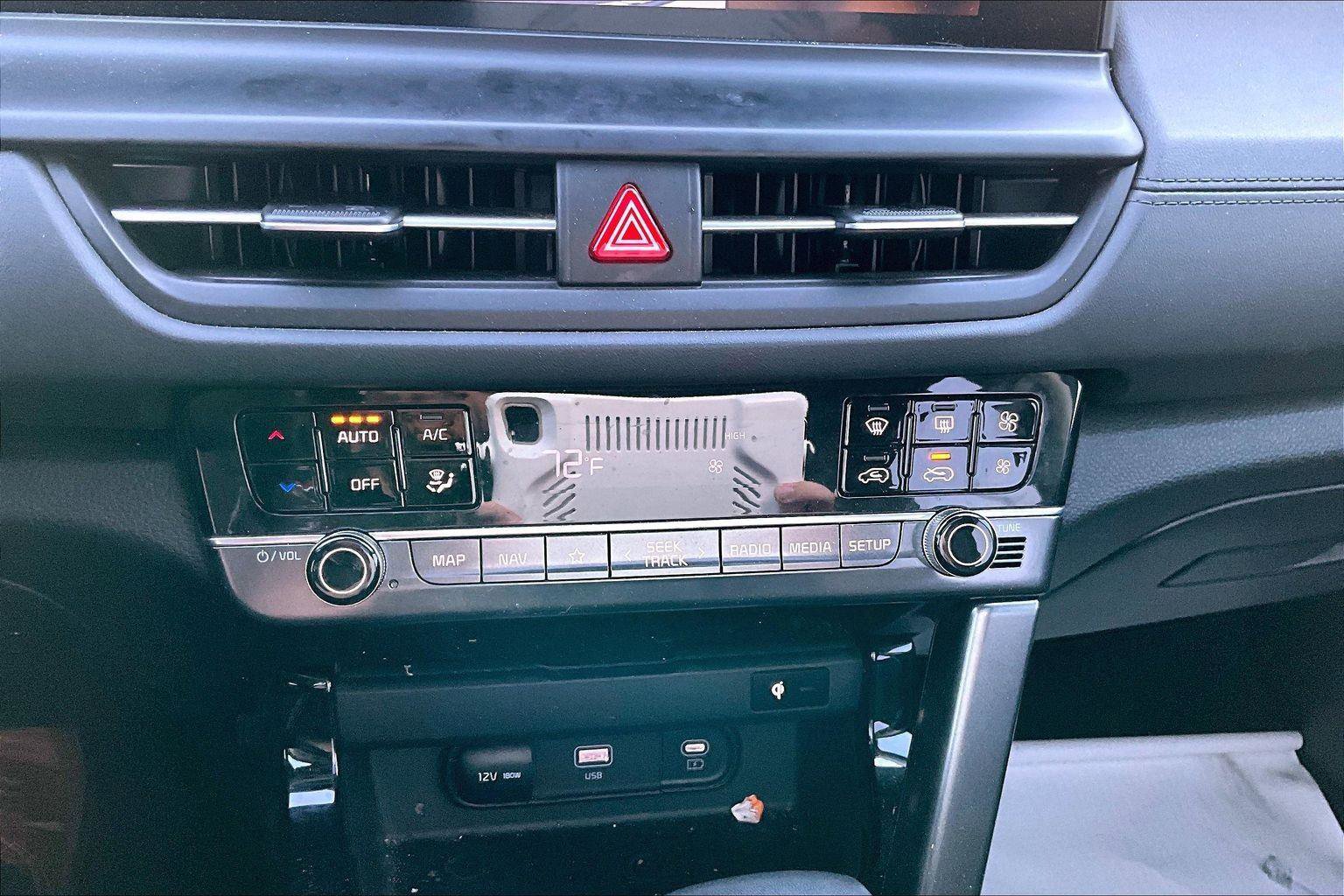 Used 2024 Kia Seltos SX w/ SX Sunroof Package image 22