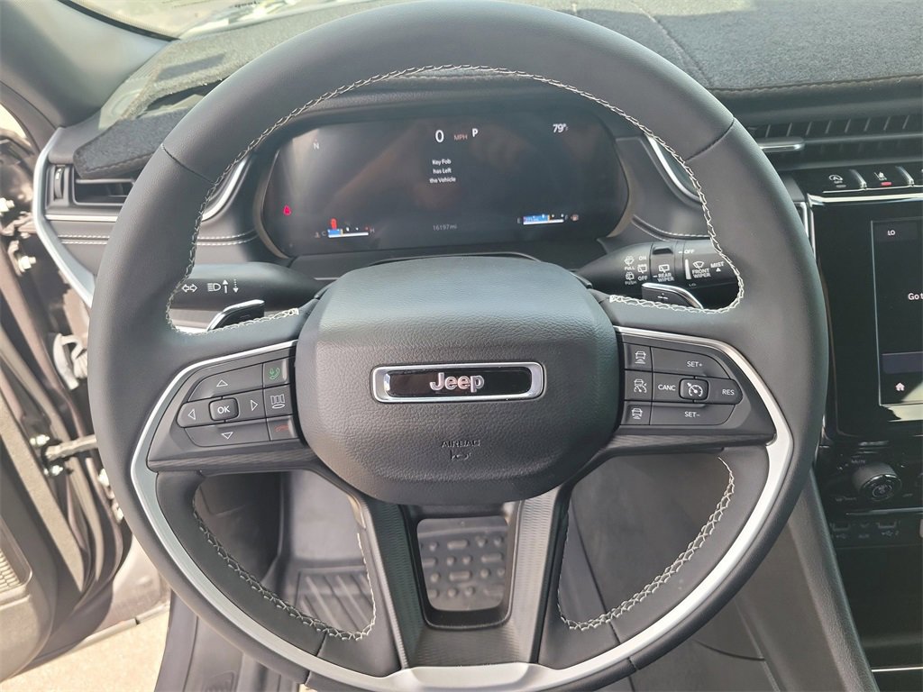 Used 2024 Jeep Grand Cherokee Laredo X image 27