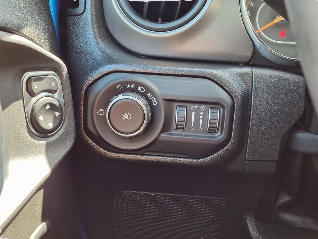 Used 2022 Jeep Wrangler Unlimited Sport AWD/4WD image 22