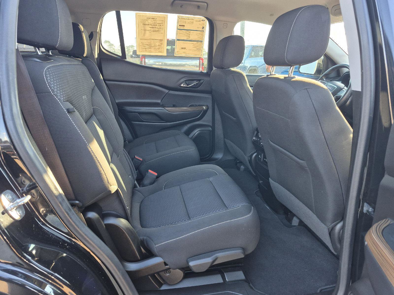 Used 2023 GMC Acadia SLE w/ Driver Convenience Package image 12