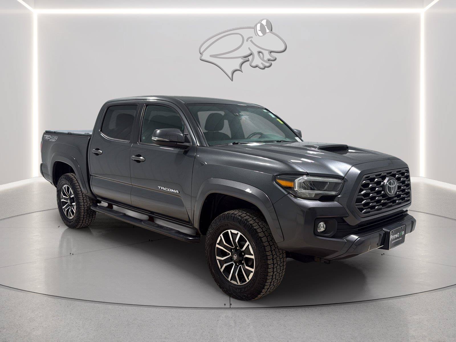 Used 2021 Toyota Tacoma TRD Sport w/ Technology Package AWD/4WD image 7