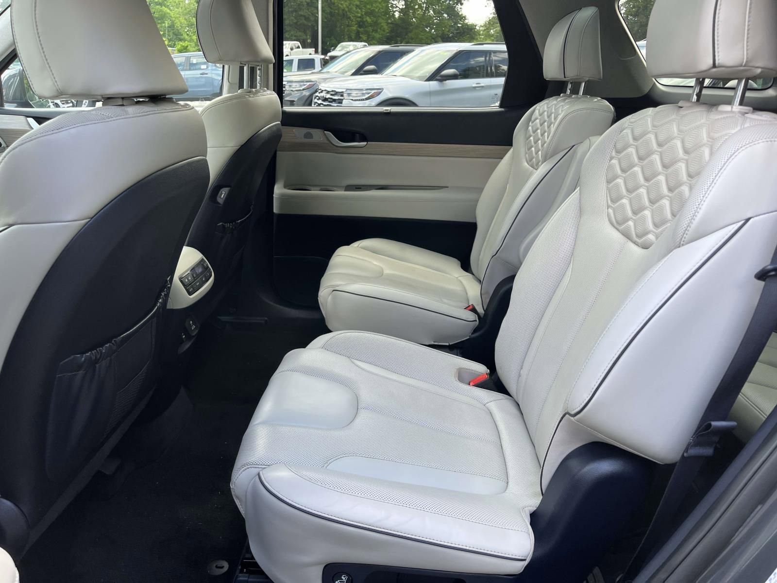Used 2021 Hyundai Palisade Limited FWD image 13