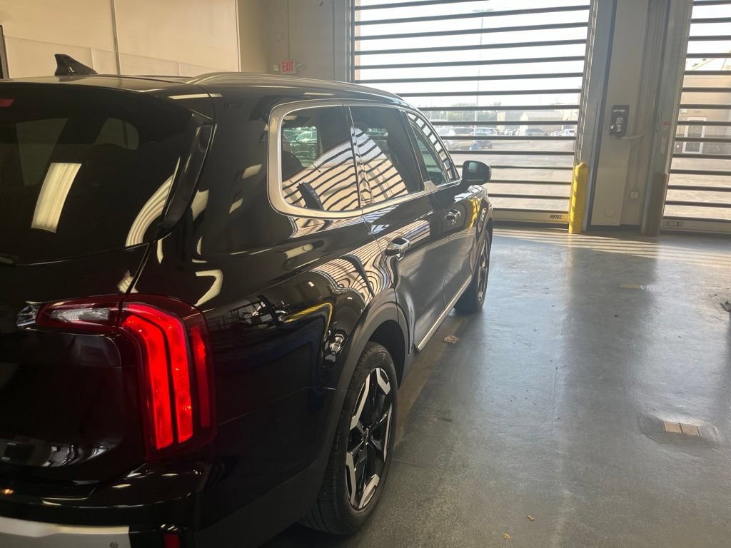Used 2024 Kia Telluride S FWD image 10