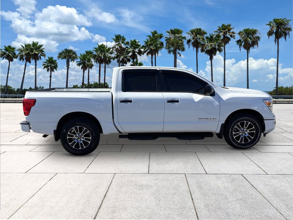 Used 2022 Nissan Titan SV image 9