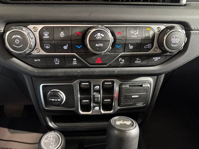 Used 2026 Jeep Wrangler Unlimited Sahara AWD/4WD image 14